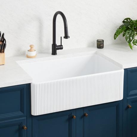 33" Easley Fireclay Farmhouse Sink - Glossy White